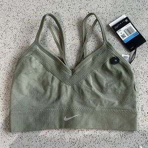 NWT Nike Seamless DRI-FIT Sports Bra